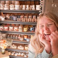 Ahhhh I want to give you all a big squeezy cuddle 💕🌸🌿✨😭 Thank you so  much for buying my art 🥹 This restock was very important to the progress  of the new