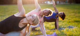 Persino i bambini possono ottenere benefici praticando yoga e quando si parla di yoga per bambini non si deve pensare solo alle asana. Prova I Benefici Dello Yoga Nel Parco 20olistici