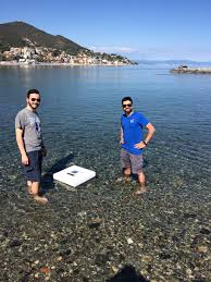 La vapeur se condense ensuite, et de l'eau l'échangeur à ions dessale l'eau de mer avec des billes de résines électriquement chargées. Italie L Energie Solaire Pour Transformer L Eau De Mer En Eau Potable