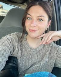 Brooke Lynne's Instagram, Twitter & Facebook