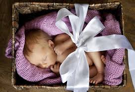 Baby gifts for newborn boys and girls | buttery soft, knotted baby gown and baby hat, soft braided pacifier clip with card packaged in a premium gift box. 20 Special And Perfect Gift Ideas For Newborn Baby