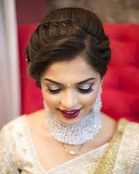 Stylish Wedding Hairstyle Ideas For Indian Bride Indian Fashion Ideas Indian Fashion Ideas In 2020 Bridal Hair Buns Indian Bride Hairstyle Front Hair Styles