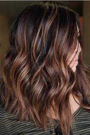 Il loro fascino e la loro versatilità sono già stati scelti da milioni di donne in tutto il mondo, che dei. Balayage Caramello Il Colore Da Provare Per I Capelli Castani Che Piace Anche Alle Star Atelier Balayage