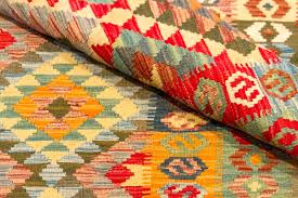 Dieses auf den fleck geben und einwirken lassen. Wie Man Einen Kilim Teppich Reinigt