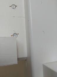 In fact, easy access to the assembly points makes them easier to disassemble than some other types of beds. Taking Apart Wood Bed Frame With No Screws Itectec