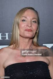 Mandy Marshall's Instagram, Twitter & Facebook