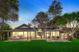 Bob S Place Luxury Private Rental Byron Bay Nsw The Open Plan Kitchen Dining Living Area Ta Beachfront House Beach House Plans Modern Farmhouse Exterior