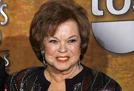 Get a glimpse into her life as a mom and wife after the heyday of her hollywood years in she is, of course, shirley temple. Hollywood Un Altin Kizi Shirley Temple Oldu