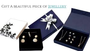 Whether you're planning for her birthday, looking for unique mother's day gifts, or christmas shopping, show her you care with a memorable present.we'll make sure you impress her with our unique, thoughtful gift ideas. Eid Gift Ideas For Women