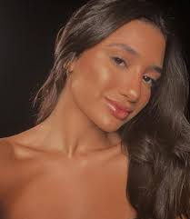 Maria Valim's Instagram, Twitter & Facebook