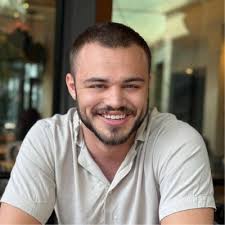 I'm not a good mentor. 🔺 Yet this week I was asked by two startup  accelerators to be a mentor. I said yes to both. But I told them clearly.  Im absolutely