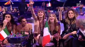 Maneskin aus italien holt den sieg beim eurovision song contest. Zd8rka4i6j2psm