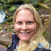 Raising Critical Thinkers: A Parent's Guide to Growing Wise Kids in the  Digital Age by Julie Bogart