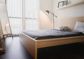 Padahal, menciptakan tempat tidur yang nyaman nggak selalu harus menggunakan ranjang lo. 7 Rekomendasi Tempat Tidur Minimalis Kekinian Di Bawah Rp2 Juta Rumah123 Com