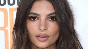Emily Ratajkowski reveals she weighed just 100 pounds earlier this year