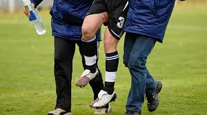 Results of a prospective cohort study over a period of five years]. Sportverletzung Kapselriss Netzathleten De