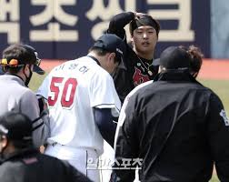 가브리엘 대신 죽어줘. 언제나 고귀하던 내 오빠 리카르도가 처음으로 머리 숙여 애원했다. í¬í†  ê°•ë°±í˜¸ ë¯¸ì•ˆí•¨ì— ë¨¸ë¦¬ë§Œ