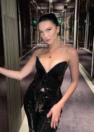 Maya Henry - Free pics, galleries & more at Babepedia
