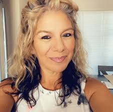 Melissa Scharton's Instagram, Twitter & Facebook