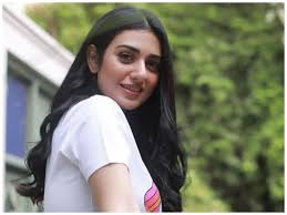 Sarah khan is a pakistani television actress and model. Falak Shabir Reveals Sarah Khan Is Unwell
