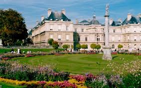 Set amidst lush greenery, this place is perfect to savour the cosmopolitan. The Outlander Plant Guide Le Jardin Luxembourg Paris