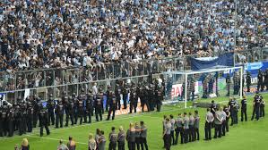 Viele fans können nur dank ihrer dauerkarte ins stadion. Abstiegs Randale Polizei Fahndet Nach Drei 1860 Fans Sport Nordbayern
