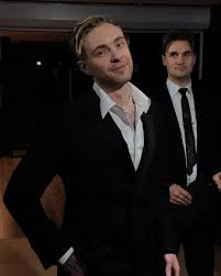 песня со словами возьми моё сердце возьми мою душу Pin Ot Polzovatelya Getter Na Doske Ek Pevcy Znamenitosti Rebyata