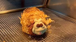 Tom cruise favorite cake / tom cruise favorite cake tom cruise has been sending this cake to a list friends each holiday for years the bakery says he s kept us in business tom cruise. Colin The Caterpillar Gets Scottish Chippy Treatment Bbc News