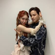 Chungha Pics Play On Twitter Kpop Girl Groups Kpop Girls Korean Idol