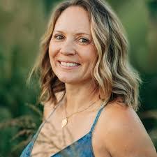 Lori Hildreth's Instagram, Twitter & Facebook