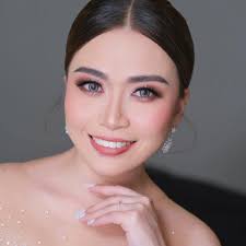 Make up by Julie Profugo‎