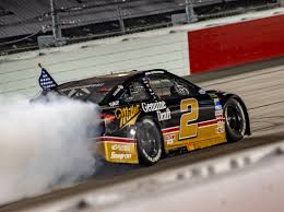 Nascar driver mows down pit crew. Pit Crew Propels Keselowski To Southern 500 Glory Speed Sport