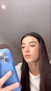 8 ideas de Charli con el celular en 2024