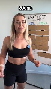 Watch till the end for the FREEBIE 😋 #weightlossjouney #whatieatinday  #personaltrainerbrisbane @Tropeaka