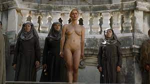 Naked Lena Headey in Game of Thrones < ANCENSORED