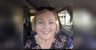 Tracy Newlin's Instagram, Twitter & Facebook