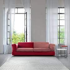 Arredare Il Salotto Con Un Divano Rosso Under Doimo Salotti Divano Rosso Arredamento Idea Di Decorazione