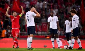 Kijk live naar de groepswedstrijd op het ek voetbal tussen hongarije en frankrijk. Ek Kwalificatie Wereldkampioen Frankrijk Met De Billen Bloo Het Nieuwsblad Mobile