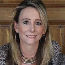 Julie Sansone's Instagram, Twitter & Facebook