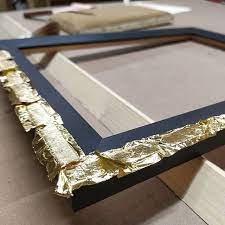 Leggera Sottile Impalpabile Sua Maesta La Foglia Oro Corniciaio Cornici Oro Doratura Artigiani Fattoamano Leg Home Decor Decor Decorative Tray