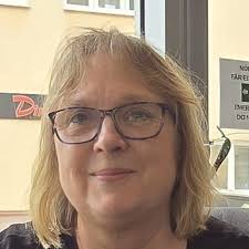 Är det inte att smaklökarna fungerar sämre ju äldre vi blir? Men att sött  forsätter fungera bra? Kanske är en myt men har hört det.