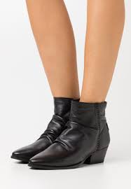 Musse Cloud Berina Ankle Boots Black Zalando Co Uk