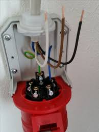 Starkstromanschluss Wie Eine Kraftsteckdose Angeschlossen Wird 5 Adriges Kabel Kraftstrom Ansc Elektroinstallation Selber Machen Elektroinstallation Elektro