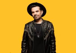 Kısa sürede fenomen haline geldi, herkes takmaya başladı. Kenan Dogulu Yu Kenan Dogulu Yapan 10 Sarki Dergy