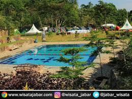 Kolam pertama mempunyai kedalaman kurang lebih 2 meter. Desa Wisata Cibuntu Pesona Wisata Alami Di Kuningan