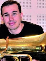 Un joven músico dedica su tesis doctoral a la historia de La Lira