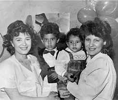 Jun 28, 2021 · كشف مصدر طبي أن الفنانة دلال عبد العزيز، تشهد حالة من التحسن النسبي، مضيفا أن الفنانة تتواجد حاليا، في غرفة للرعاية المركزة العادية، وليست للعزل، وتتحرك ببطء بعض الشيء. Ø´Ø§Ù‡Ø¯ ØµÙˆØ±Ø© Ù†Ø§Ø¯Ø±Ø© ØªØ¬Ù…Ø¹ Ø¯Ù„Ø§Ù„ Ø¹Ø¨Ø¯Ø§Ù„Ø¹Ø²ÙŠØ² ÙˆØ¯Ù†ÙŠØ§ Ù…Ø¹ Ù‡ÙŠØ«Ù… Ø£Ø­Ù…Ø¯ Ø²ÙƒÙŠ ÙˆÙˆØ§Ù„Ø¯ØªÙ‡ Ø­ÙŠØ§ØªÙ†Ø§ Ù…Ø´Ø§Ù‡ÙŠØ± Ø§Ù„Ø¥Ù…Ø§Ø±Ø§Øª Ø§Ù„ÙŠÙˆÙ…