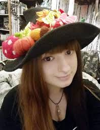 I crafted my first ever needle felt project a few years ago and thought you  all would like to see it 💖🍁🍄 :)