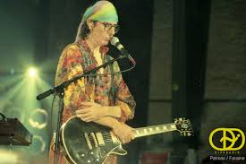 Además de su carrera como músico ha incursionado como cineasta, guionista y novelista. Rock Nacional Publican Mas De 100 Fotos Ineditas De Charly Spinetta Y Mas