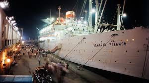 Kisah tentang kapal titanic sepertinya telah dipelajari luar dalam, dan kita tahu faktanya bahwa kapal besar itu hancur karena gunung es. Tragedi Tenggelamnya Titanic Soviet Russia Beyond